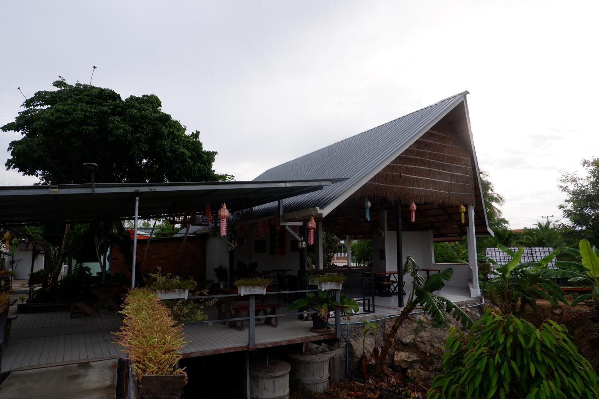 Nok Chan Mee Na Chom Thong Luaran gambar